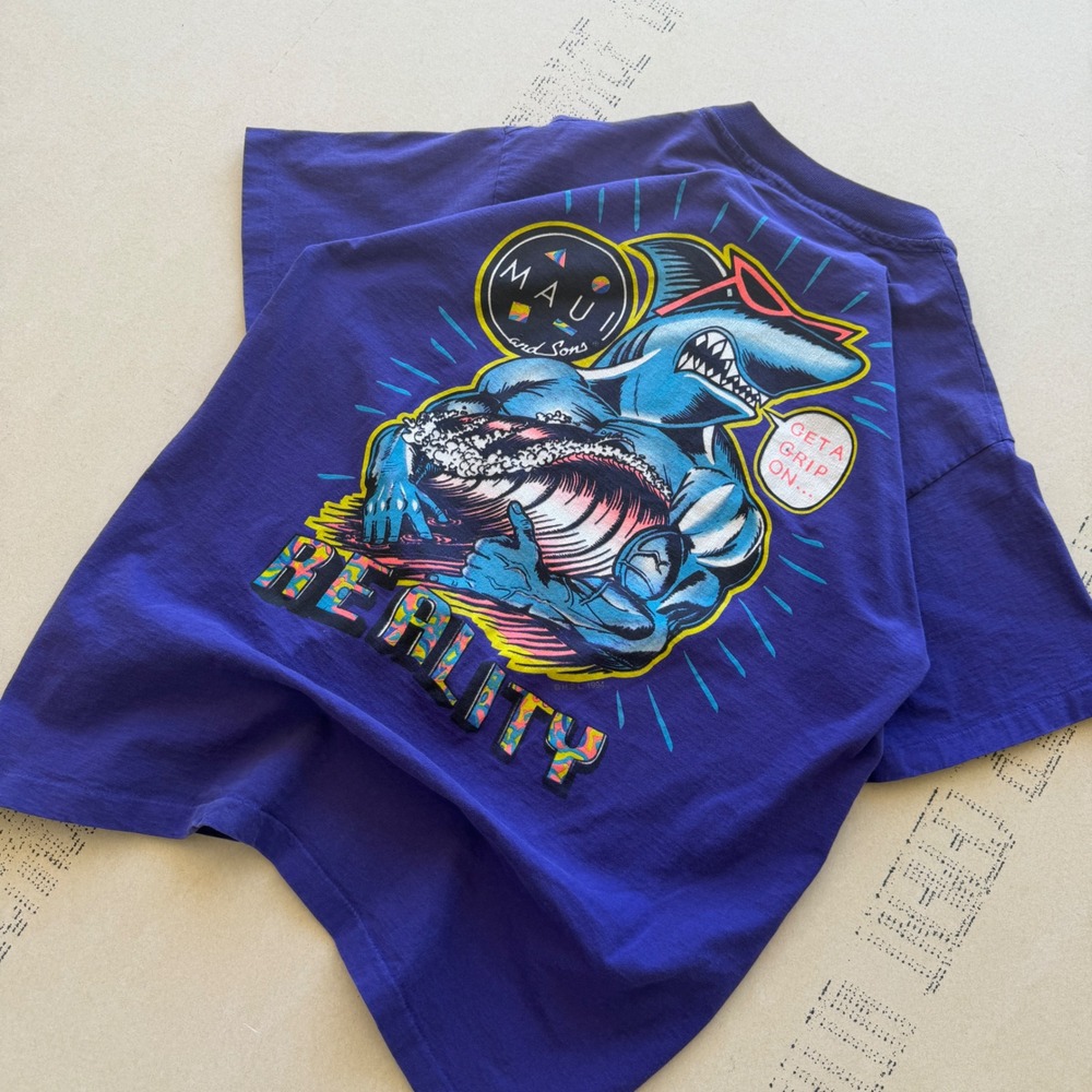 Vintage 90s Grail Maui‎ and Sons Surf Shark T-shirt